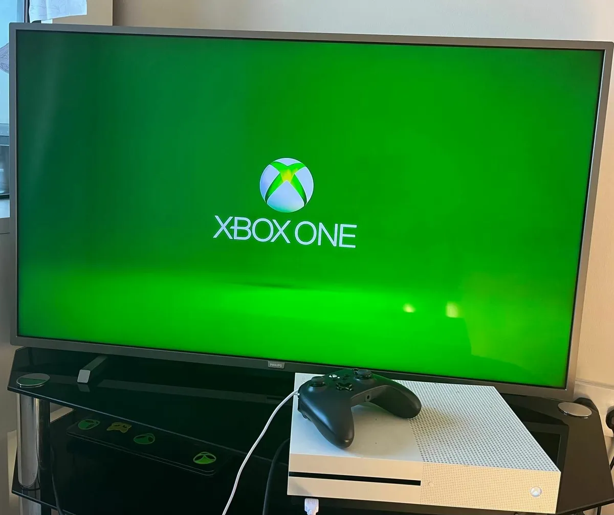 Xbox One Console with Controller, HDMI & Power Cab - Image 4