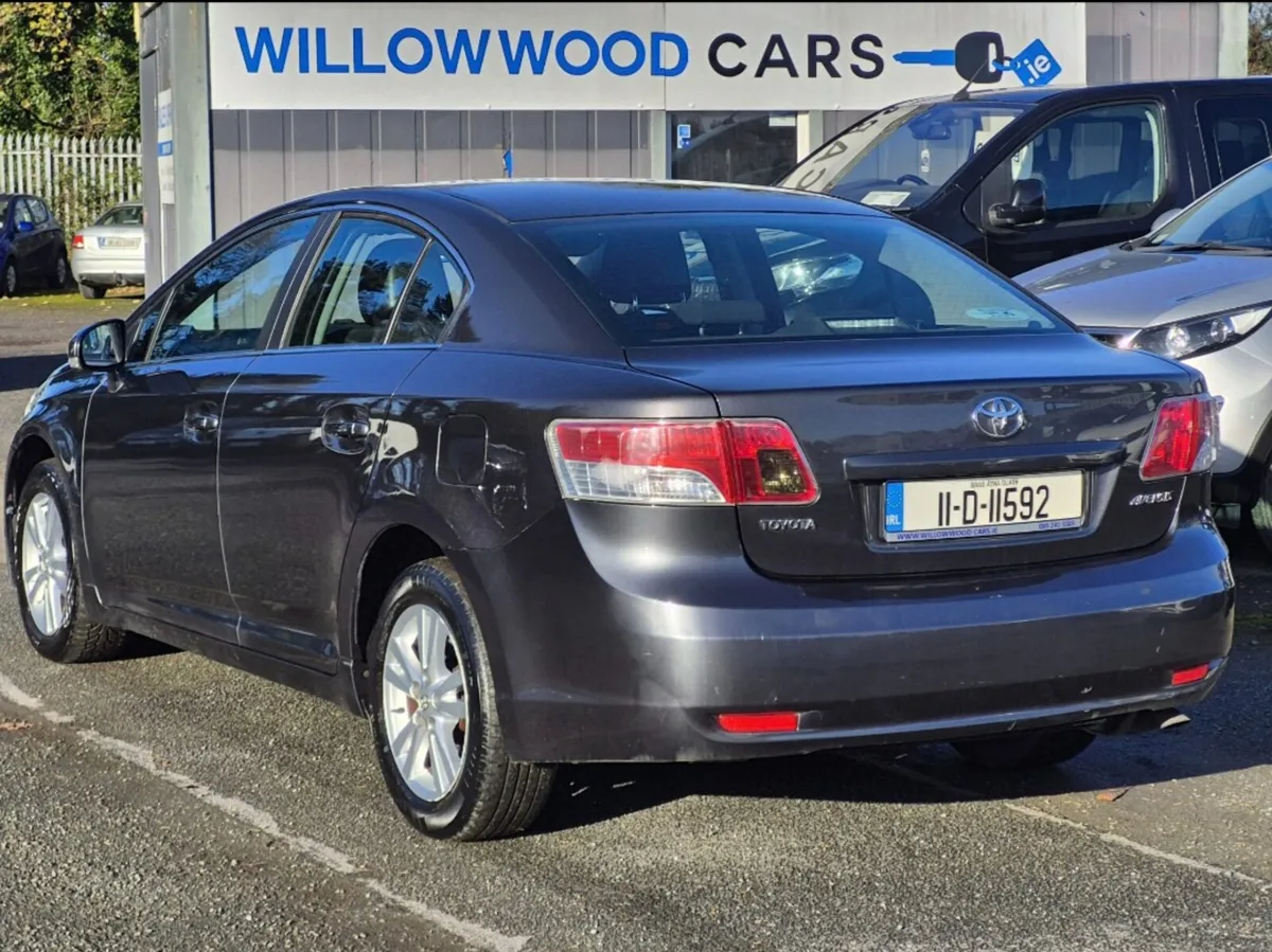 Toyota Avensis 2011 - Image 4