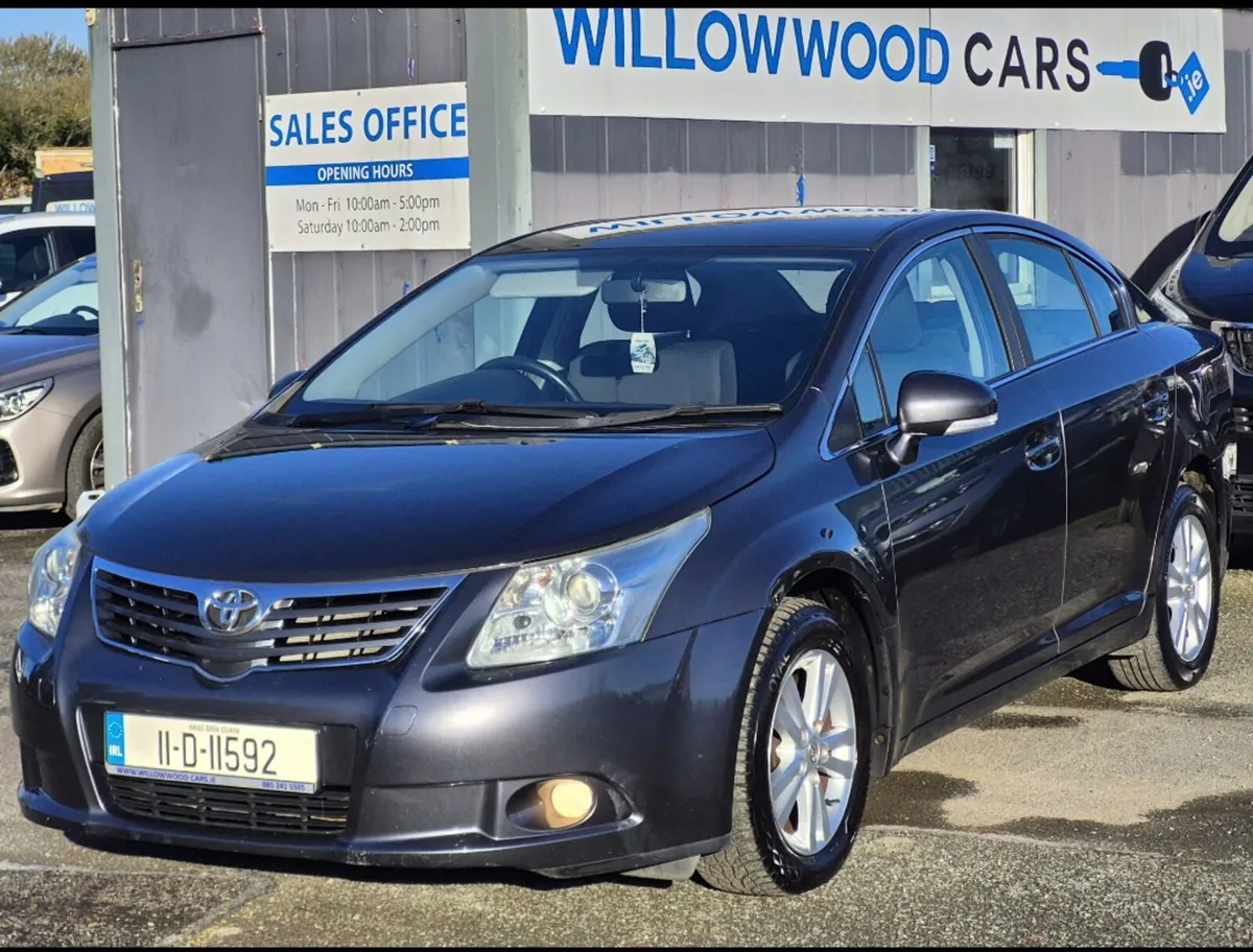 Toyota Avensis 2011 - Image 1