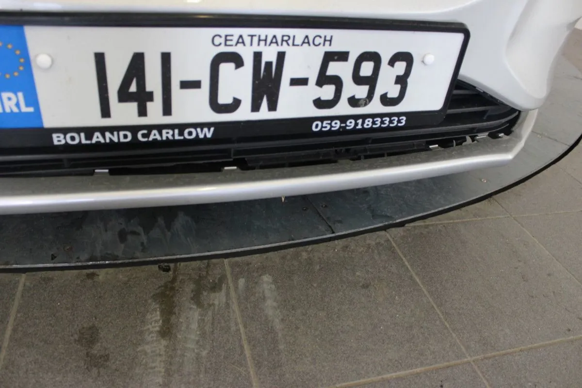 Volvo V40 1.6 D2 115PS ES - Image 3