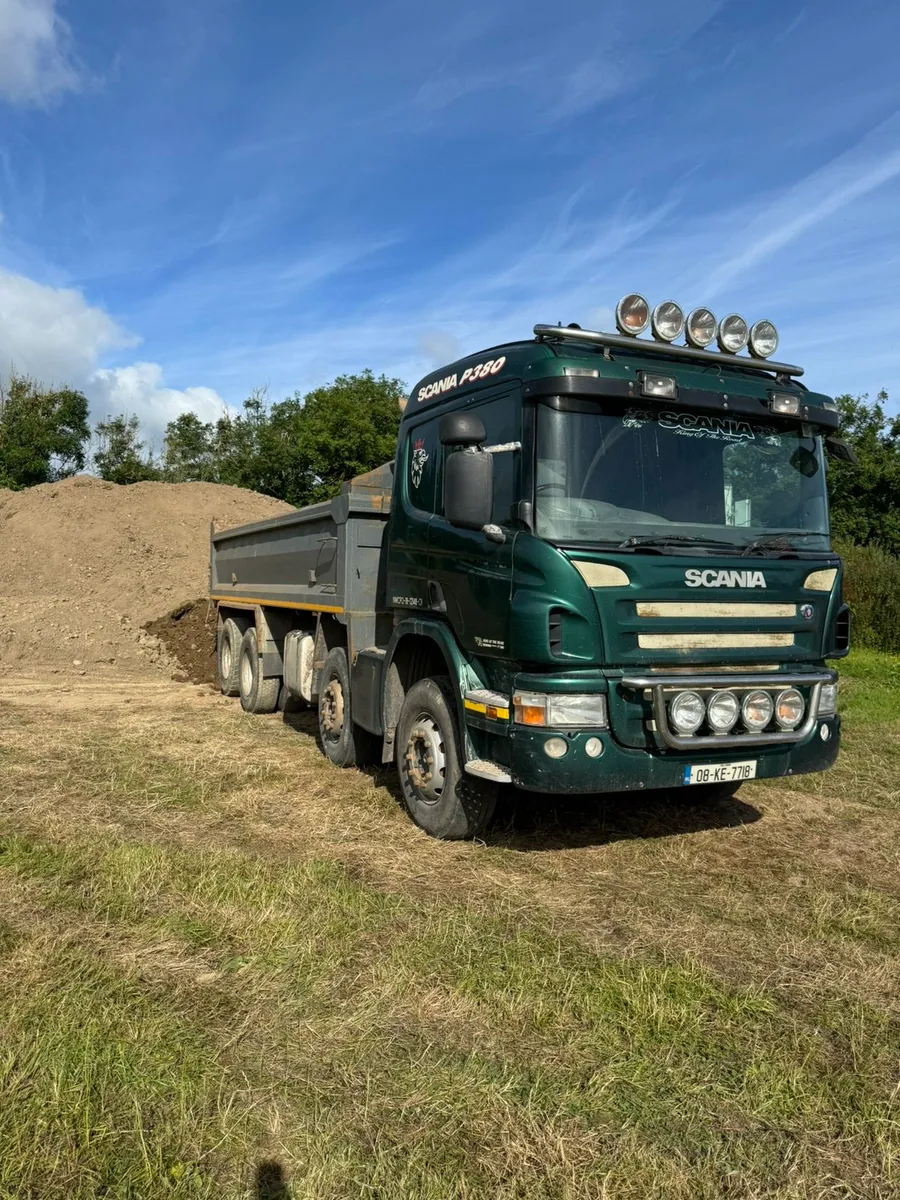 Trucks for export - Image 4