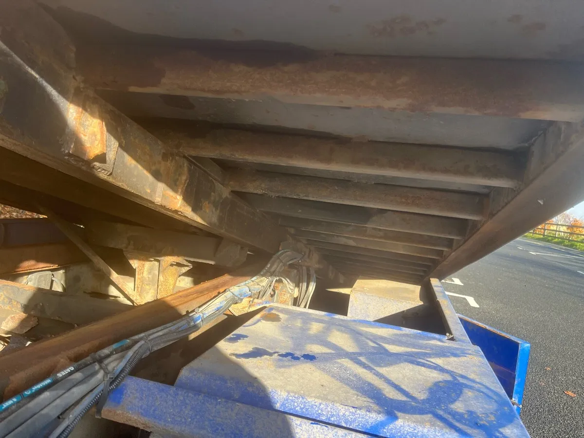 Recovery truck - Image 4