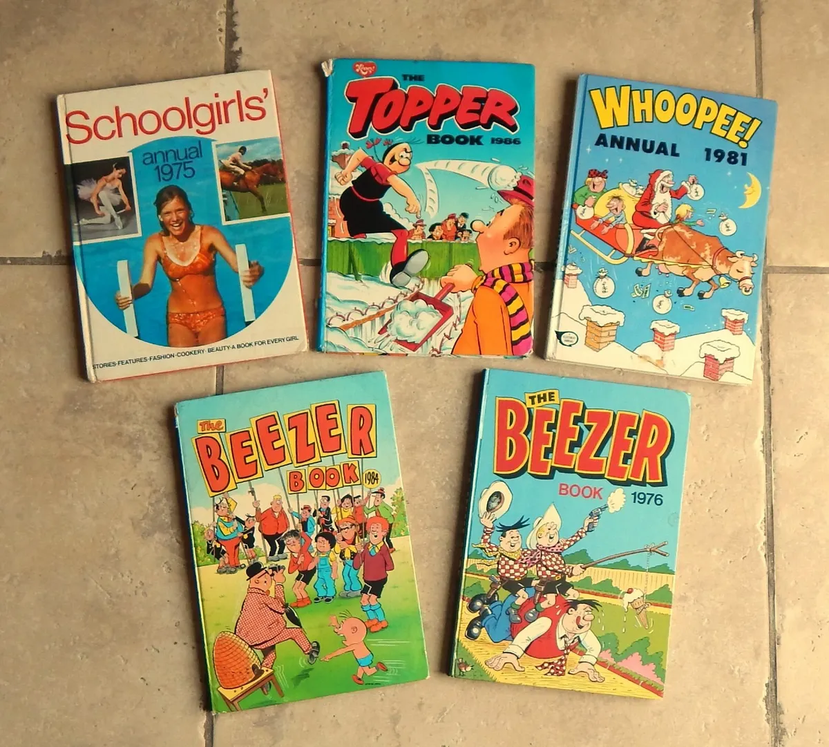 Selection of 5 Vintage Annuals, as found, from 70s - Image 1