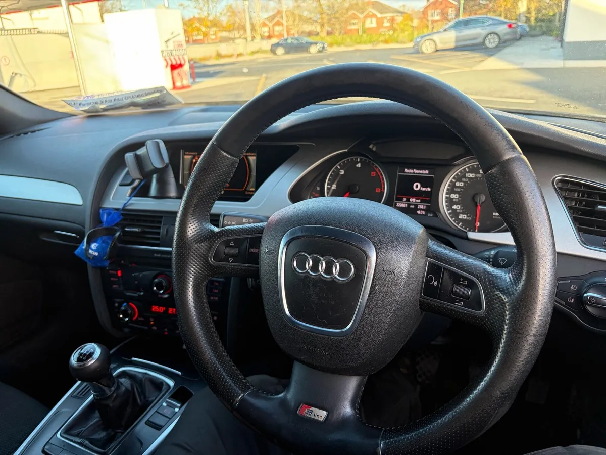 Audi A4 estate S line ,nct 12/26 and tax 11/25 - Image 4