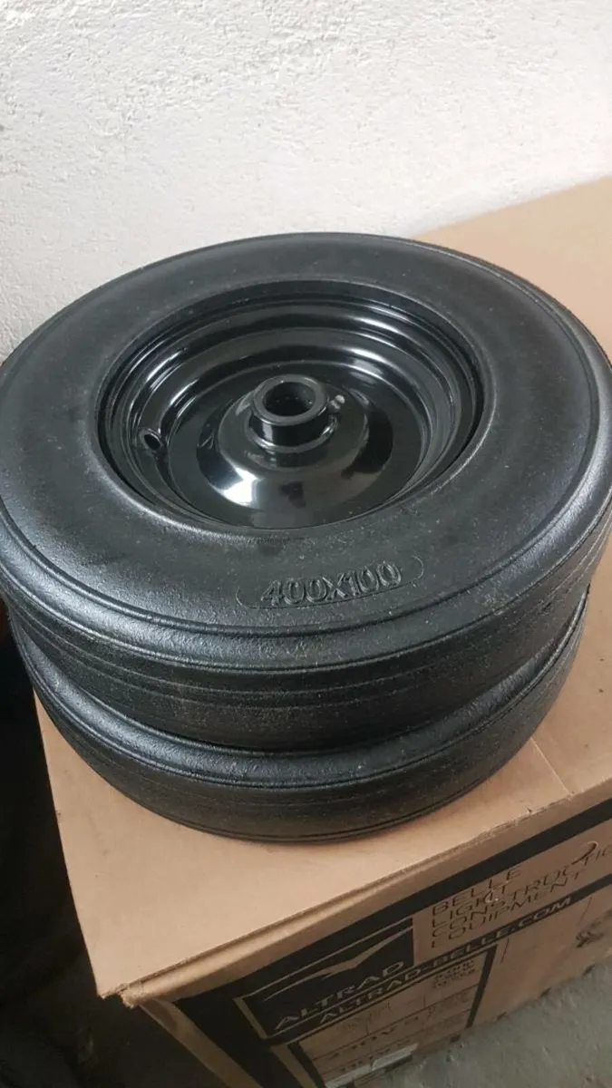 Cement mixer wheels - Image 1