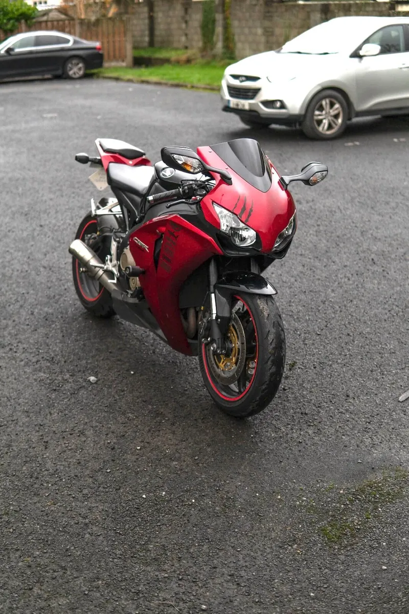 Honda CBR1000RR SC59 - Image 1