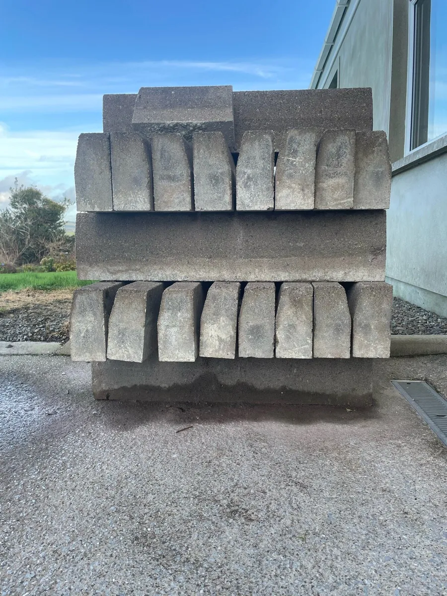 Concrete kerbs - Image 1
