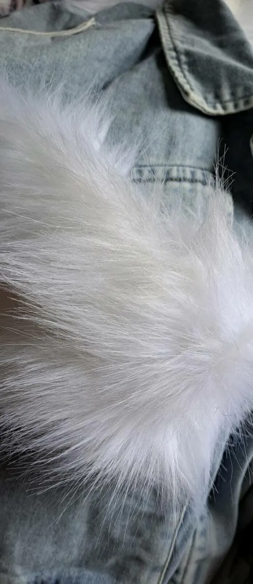 Denim jacket with fur - Image 4