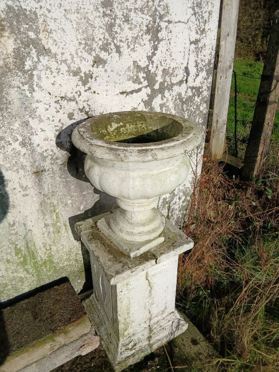 Garden Urn - Image 2