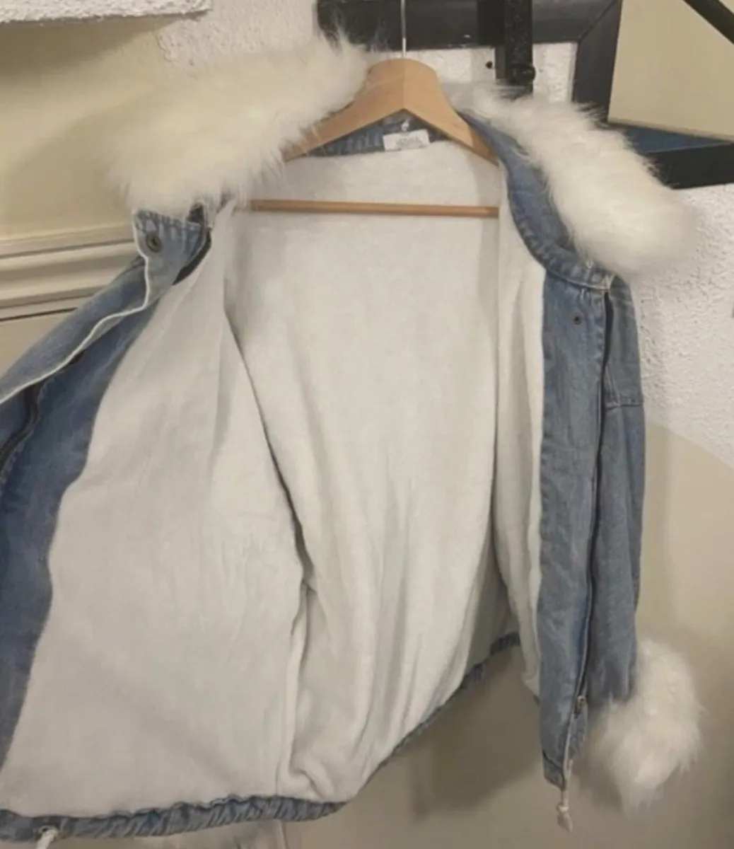 Denim jacket with fur - Image 2