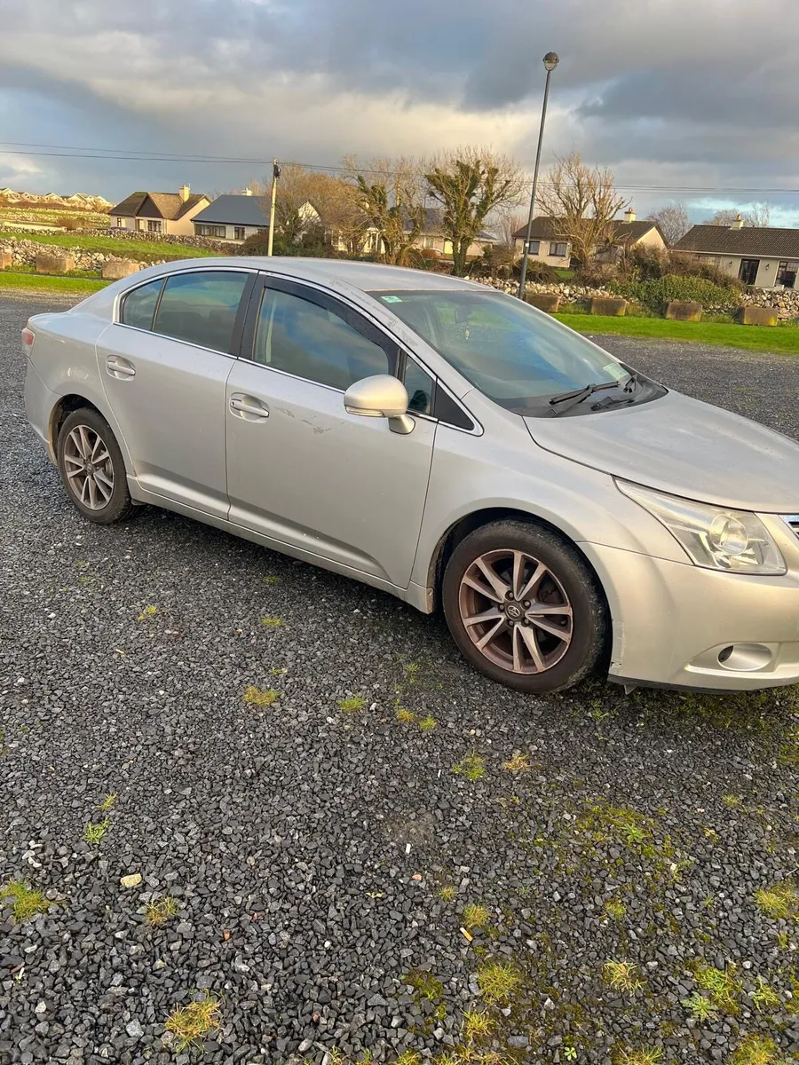 Toyota Avensis 2010 - Image 2