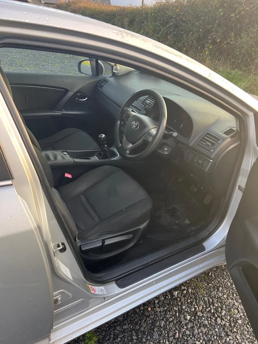 Toyota Avensis 2010 - Image 4