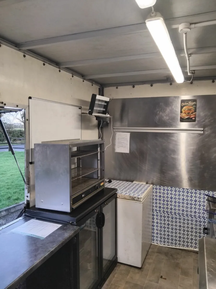 Catering trailer - Image 3