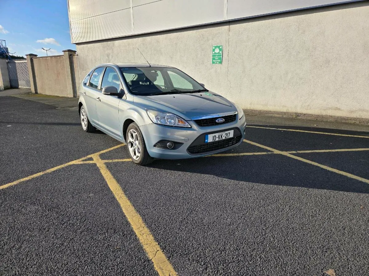 2010 ford focus - Image 2