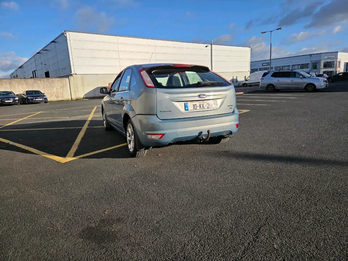 2010 ford focus - Image 4