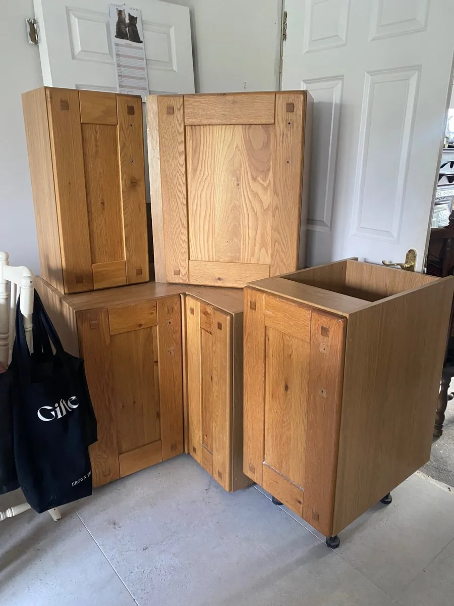 Kitchen units - Image 1