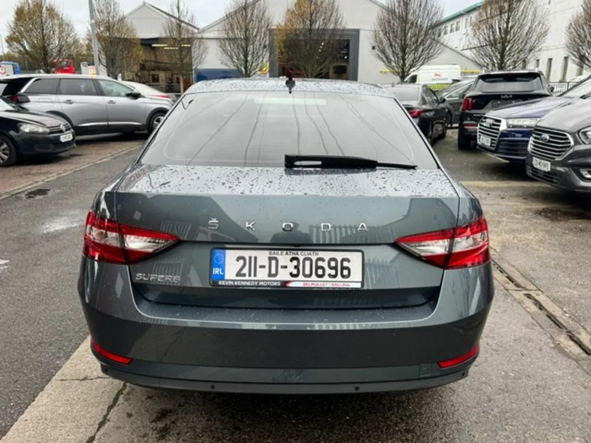 Skoda Superb STY 2.0tdi 150HP DSG 5DR Auto - Image 4