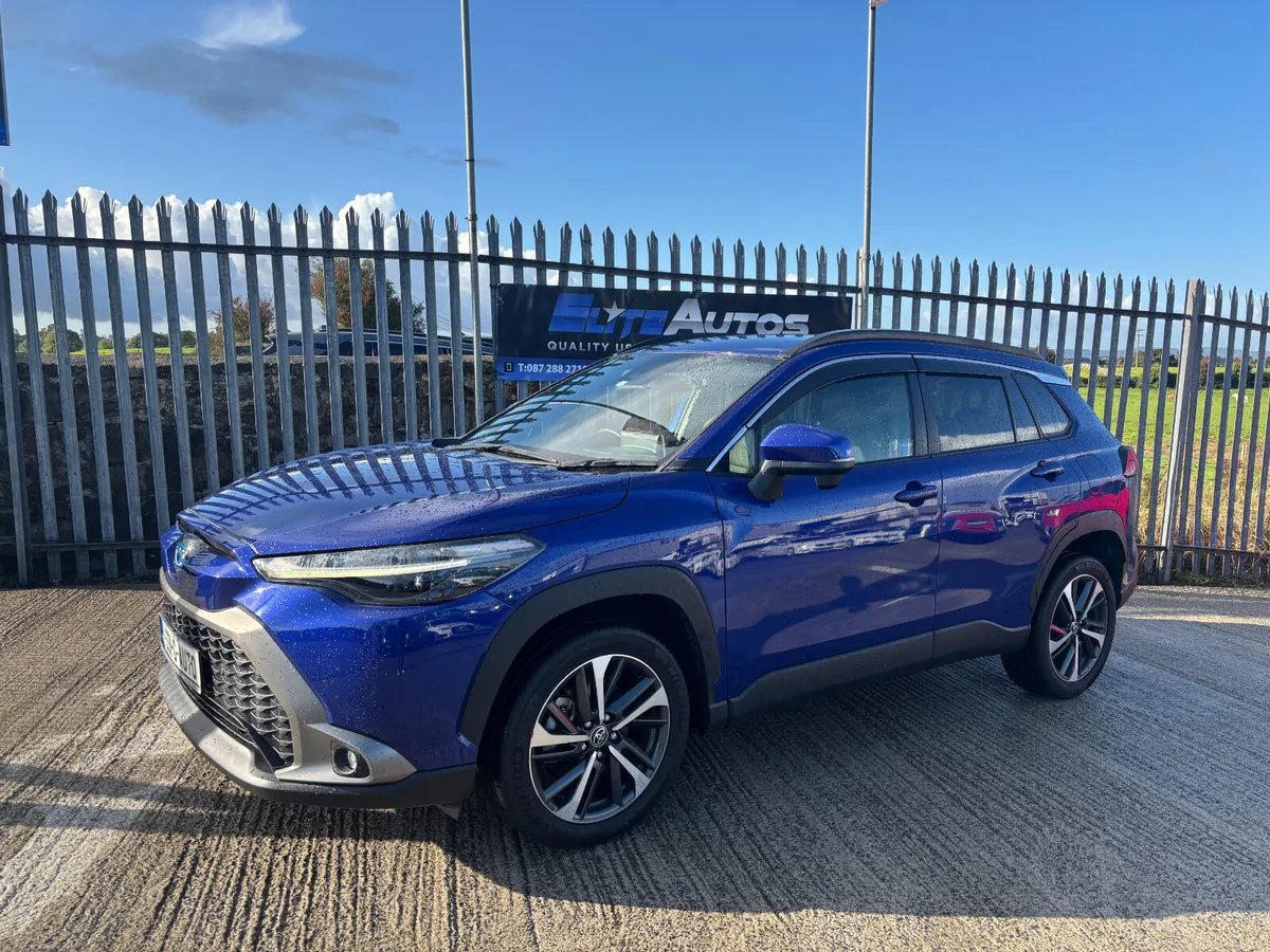 Toyota Corolla Cross Hybrid 2023 - Image 2