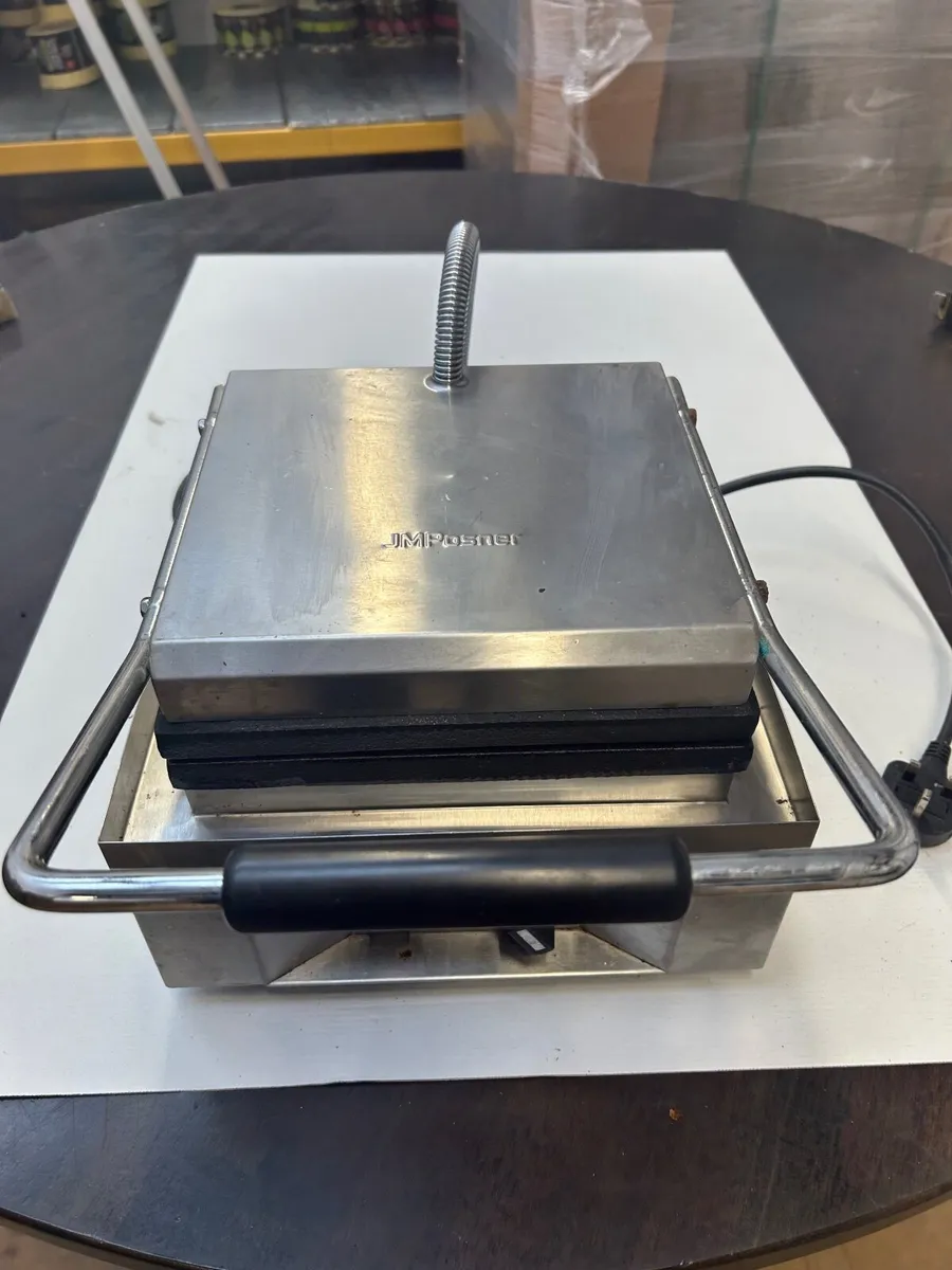 Commercial Waffle Maker - Image 2