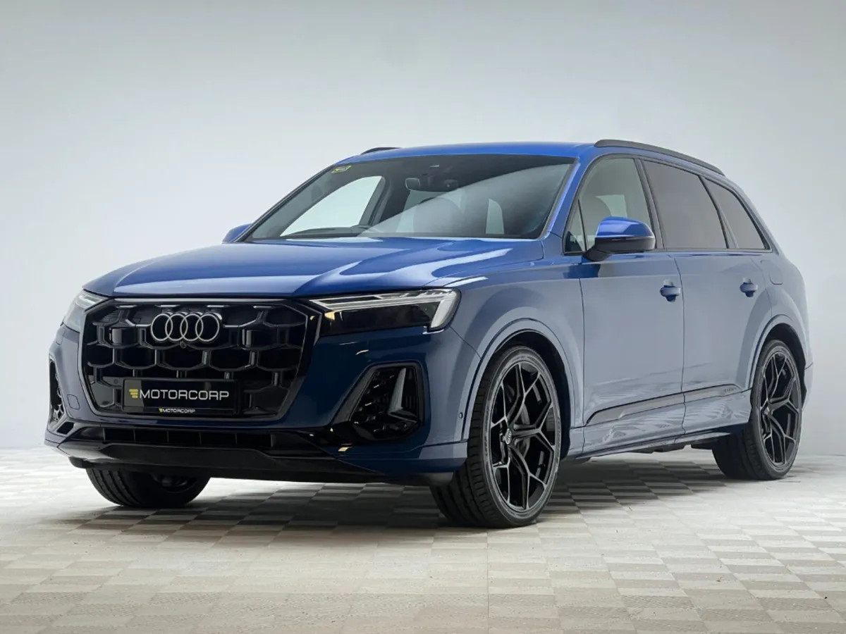 Audi Q7 TFSI E QUATTRO S LINE - Image 3