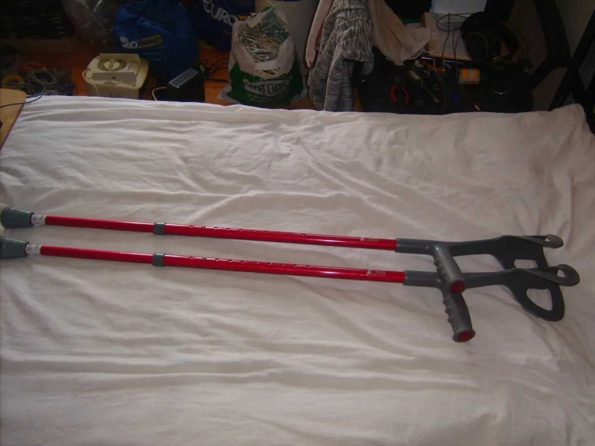 crutch - Image 1