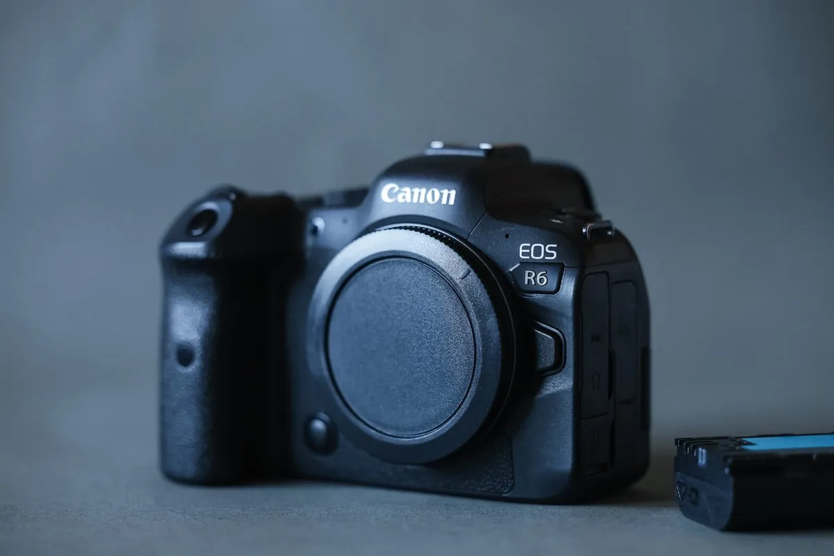 Canon Eos R6 - Image 1
