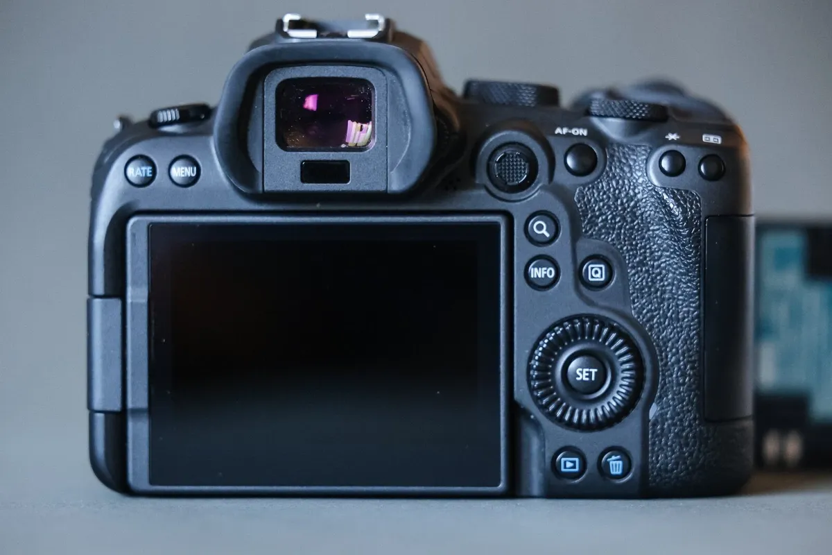 Canon Eos R6 - Image 2
