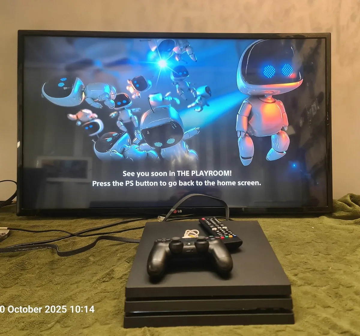 PlayStation 4 Pro (Model CUH-7216B) - Image 2