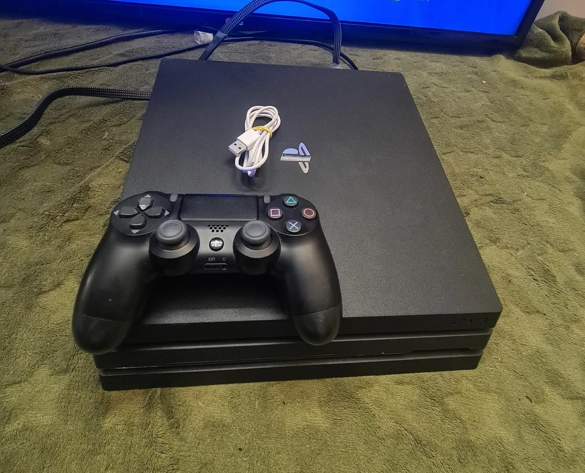 PlayStation 4 Pro (Model CUH-7216B) - Image 3