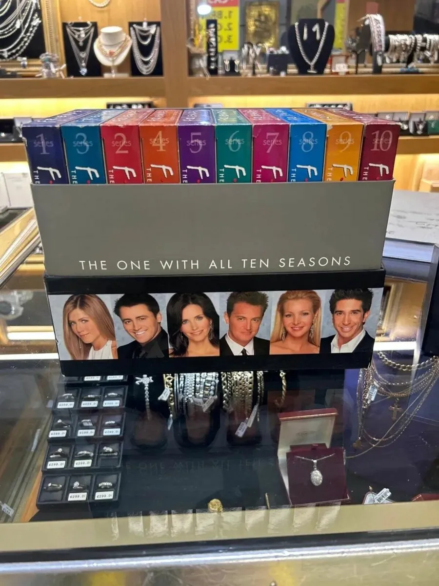 Friends 10 Season Box Set DVD - Image 3