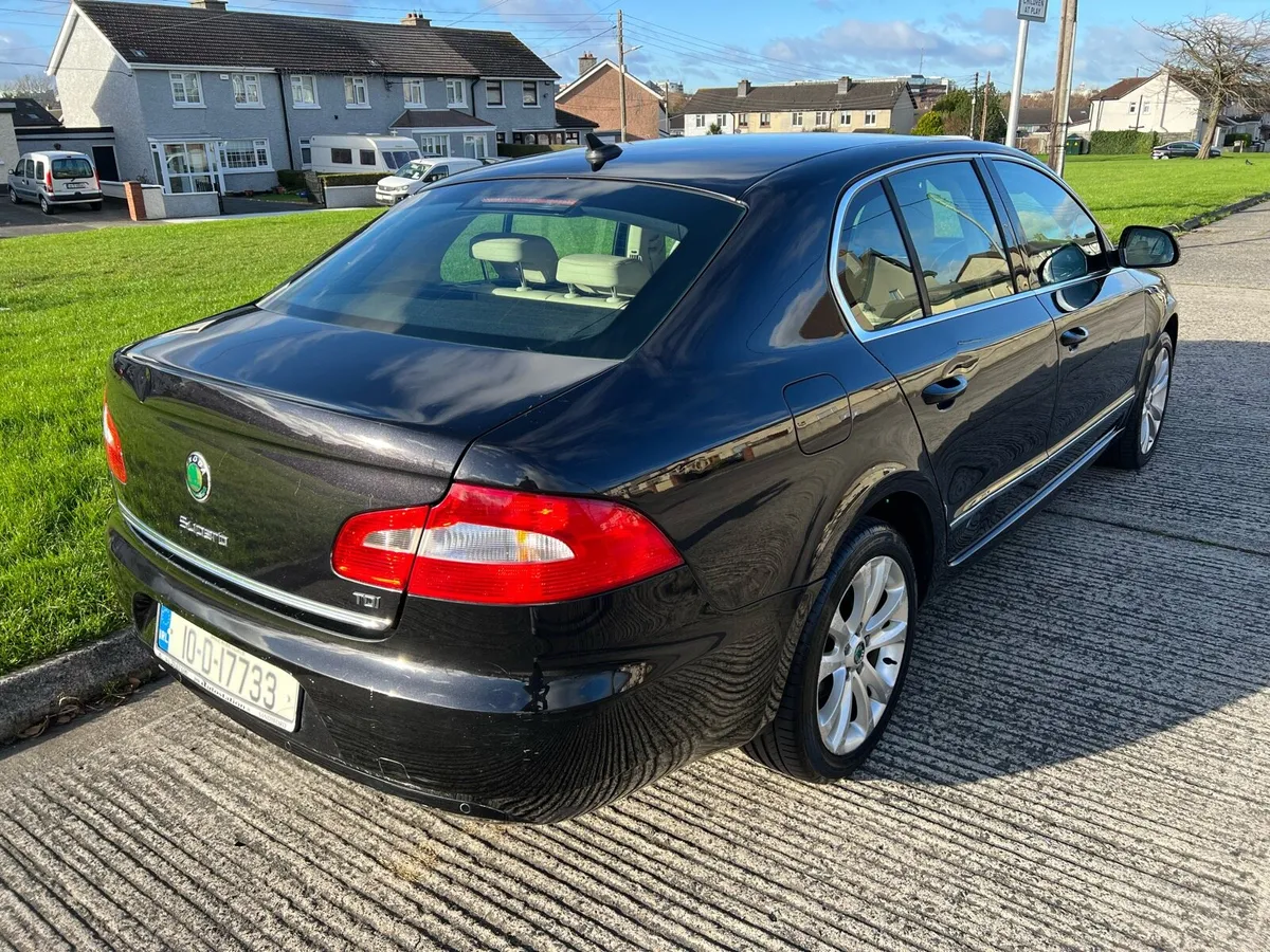 2010 Skoda Superb 1.9 TDI Top Spec - Image 2