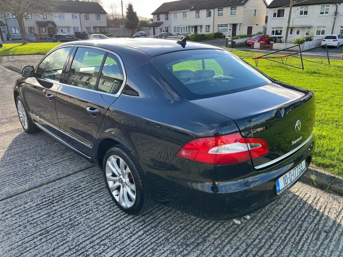 2010 Skoda Superb 1.9 TDI Top Spec - Image 3