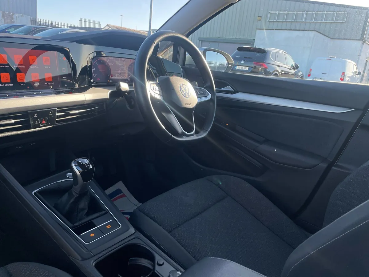 Volkswagen Golf Life 2.0 TDI - Image 3