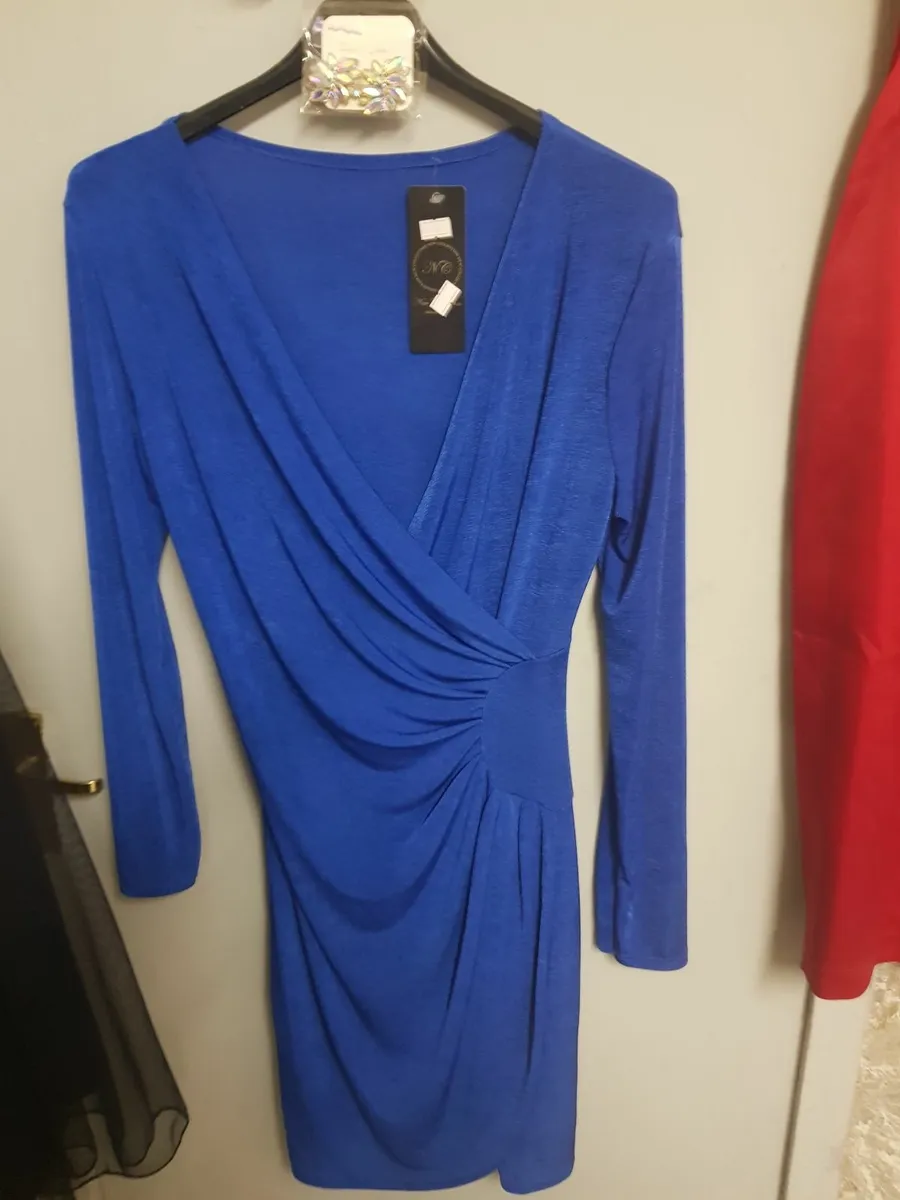 Dress and earrings 10e - Image 1