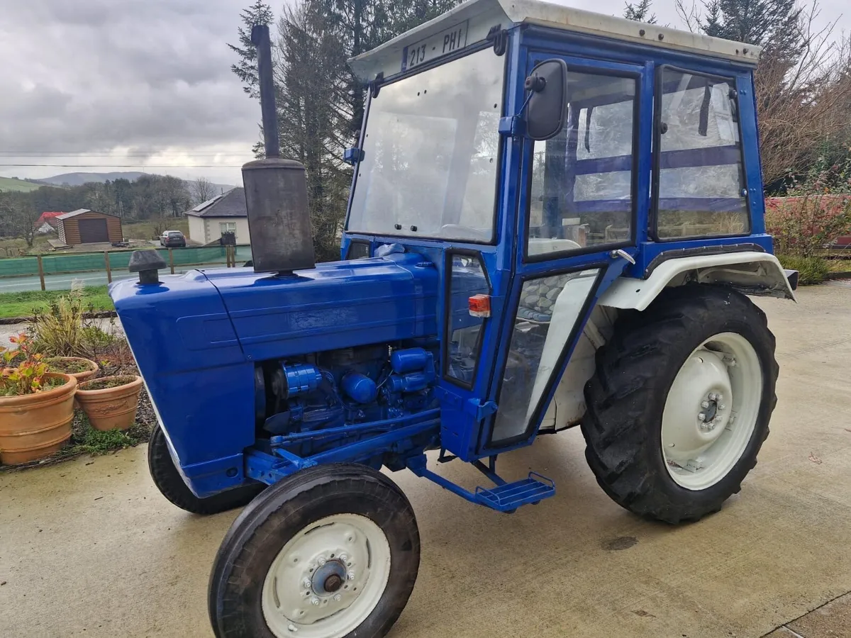 Ford 2600 one owner brown logbook - Image 2