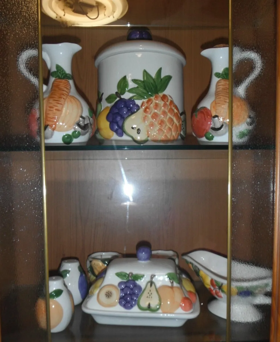 26 Piece Rayware Fruit Design  Tea Set - Image 3