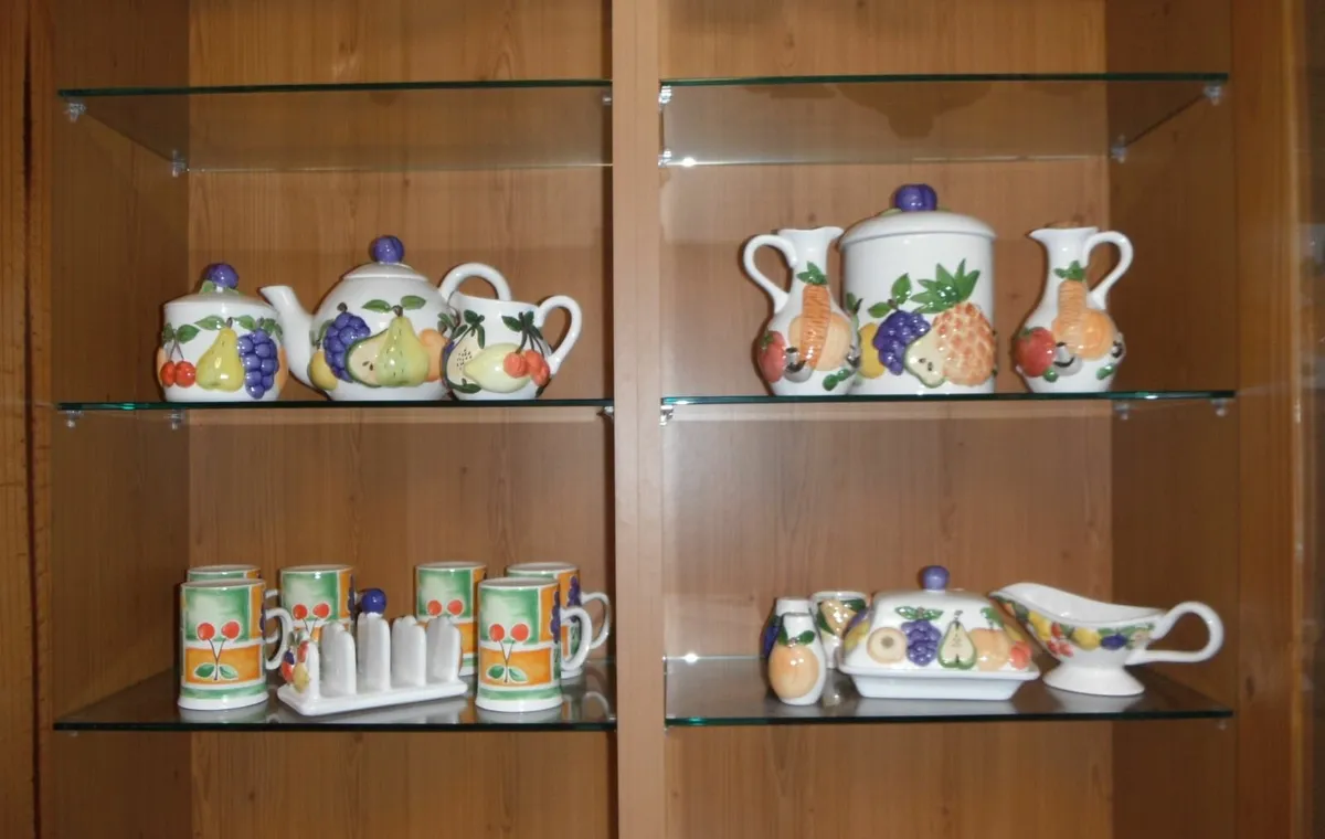 26 Piece Rayware Fruit Design  Tea Set - Image 1