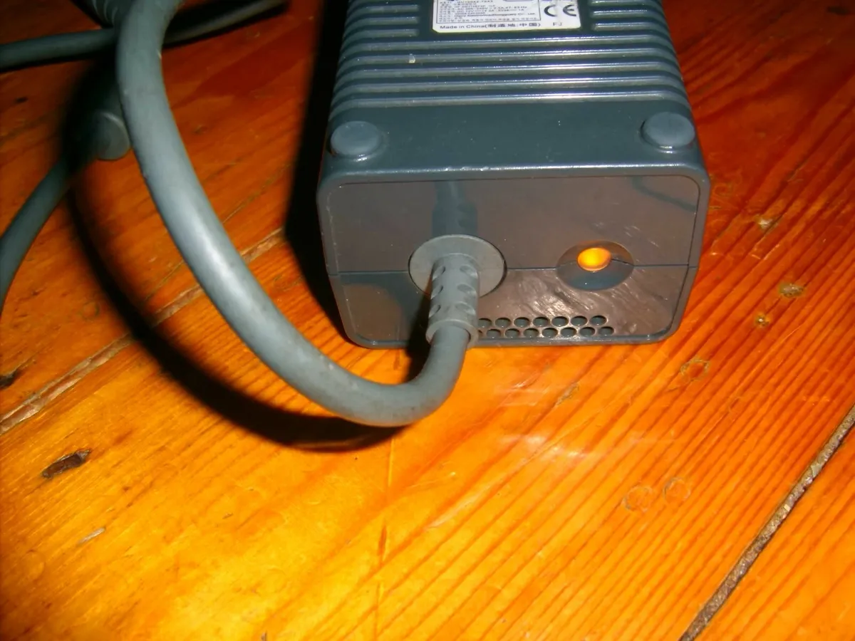 X Box 360 power cable - Image 4