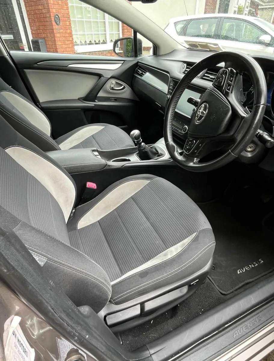 Toyota Avensis 2016 - Image 2