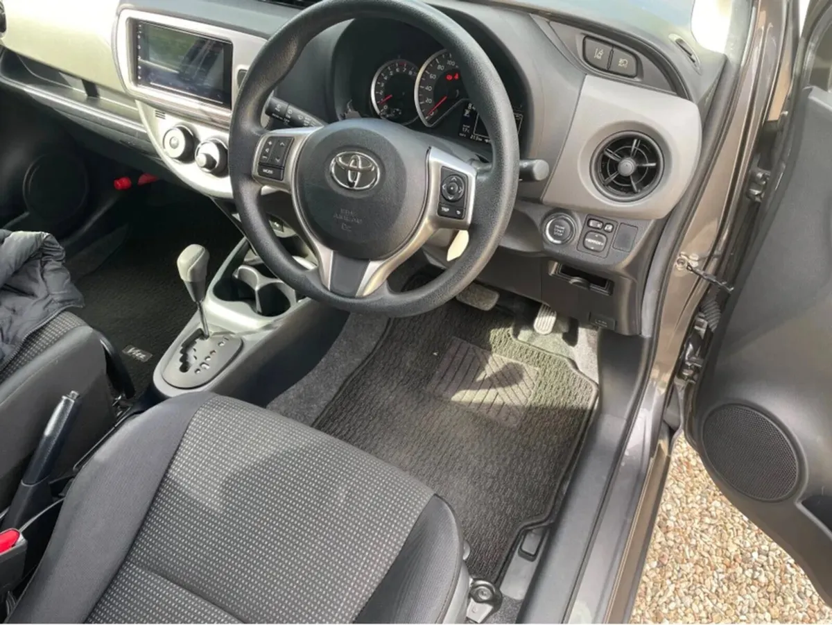 Toyota Vitz NSP 130 CVT 5DR AUTO - Image 3