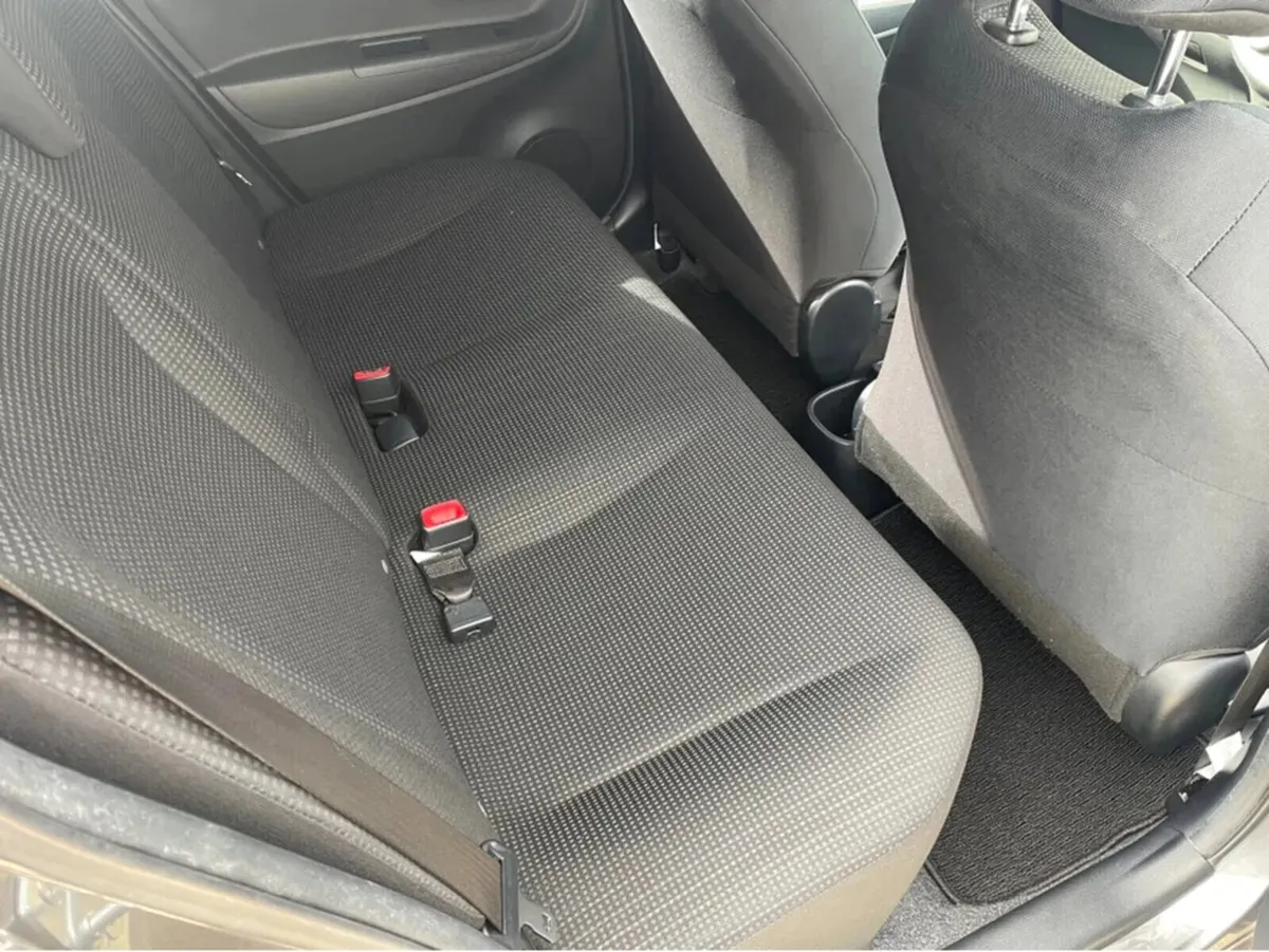 Toyota Vitz NSP 130 CVT 5DR AUTO - Image 4