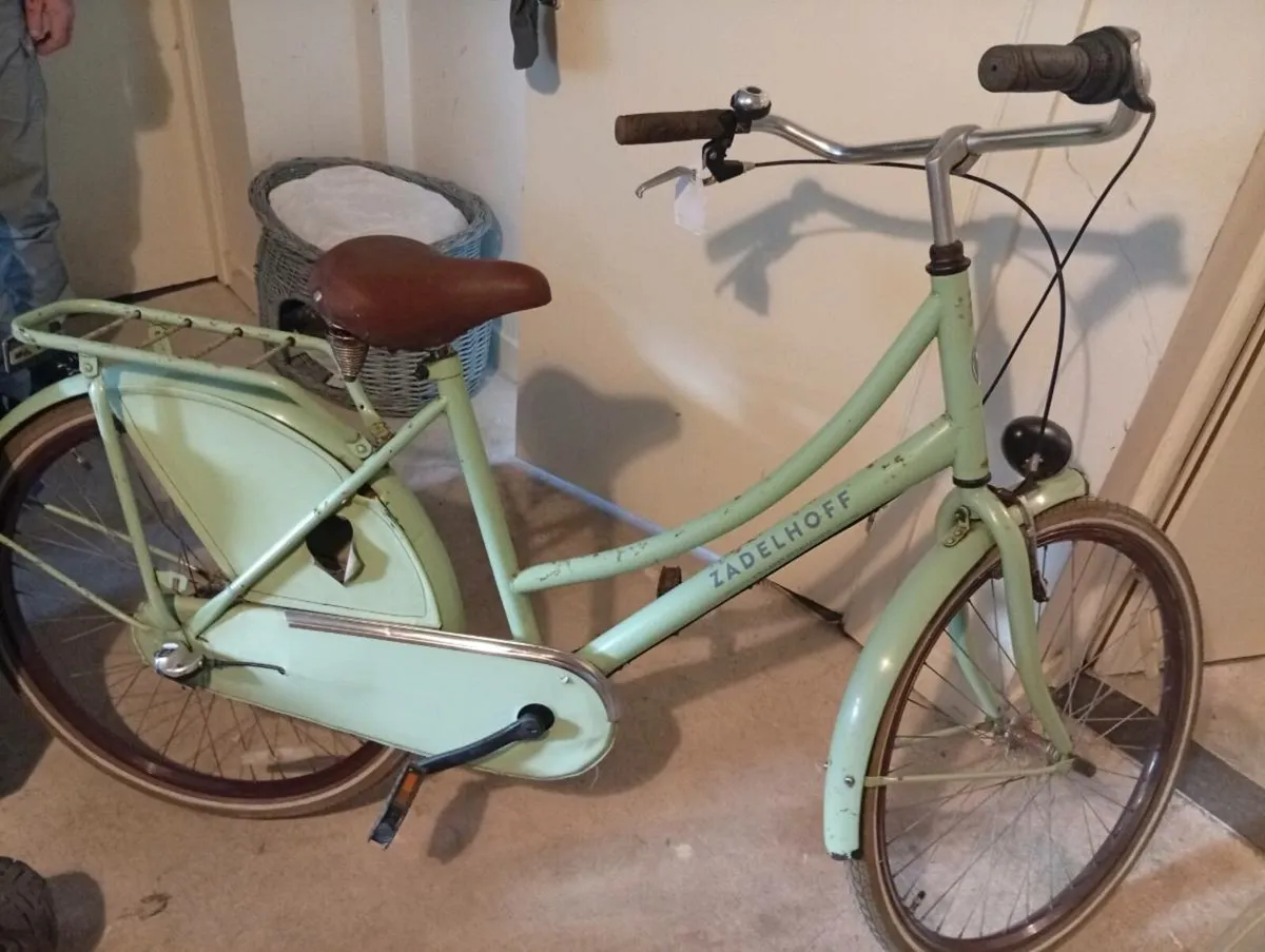 Women's bicycle - Image 1