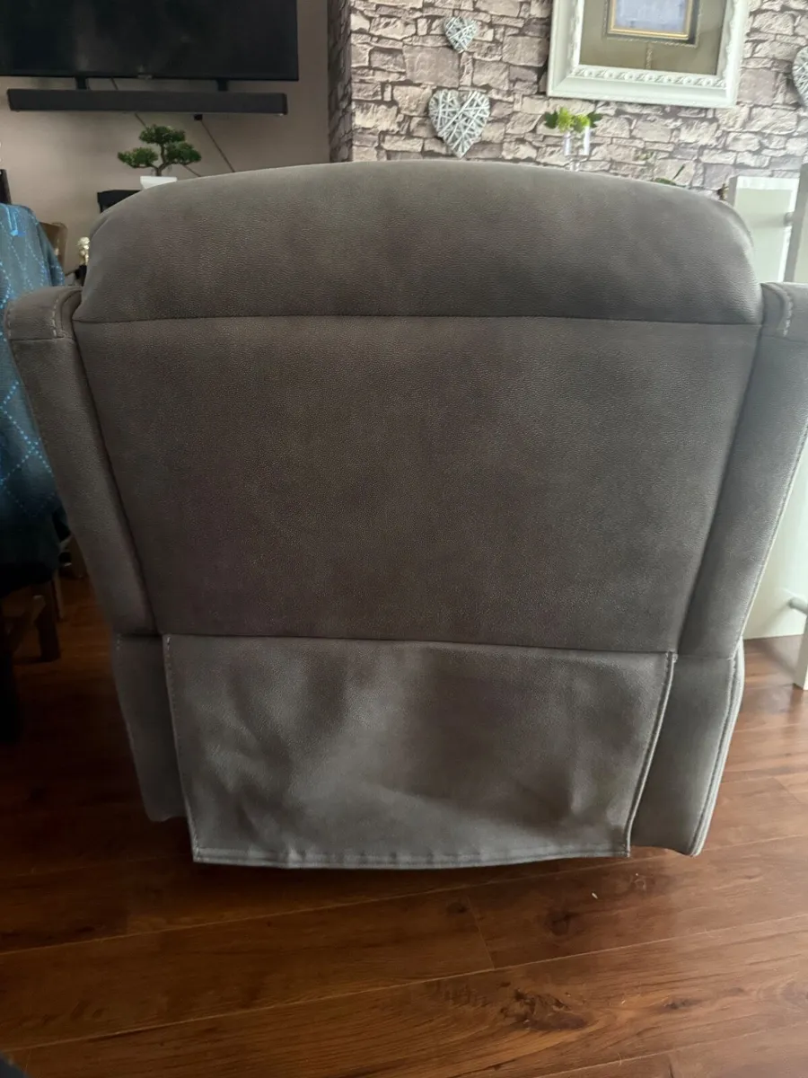 Recliner chair - Image 3