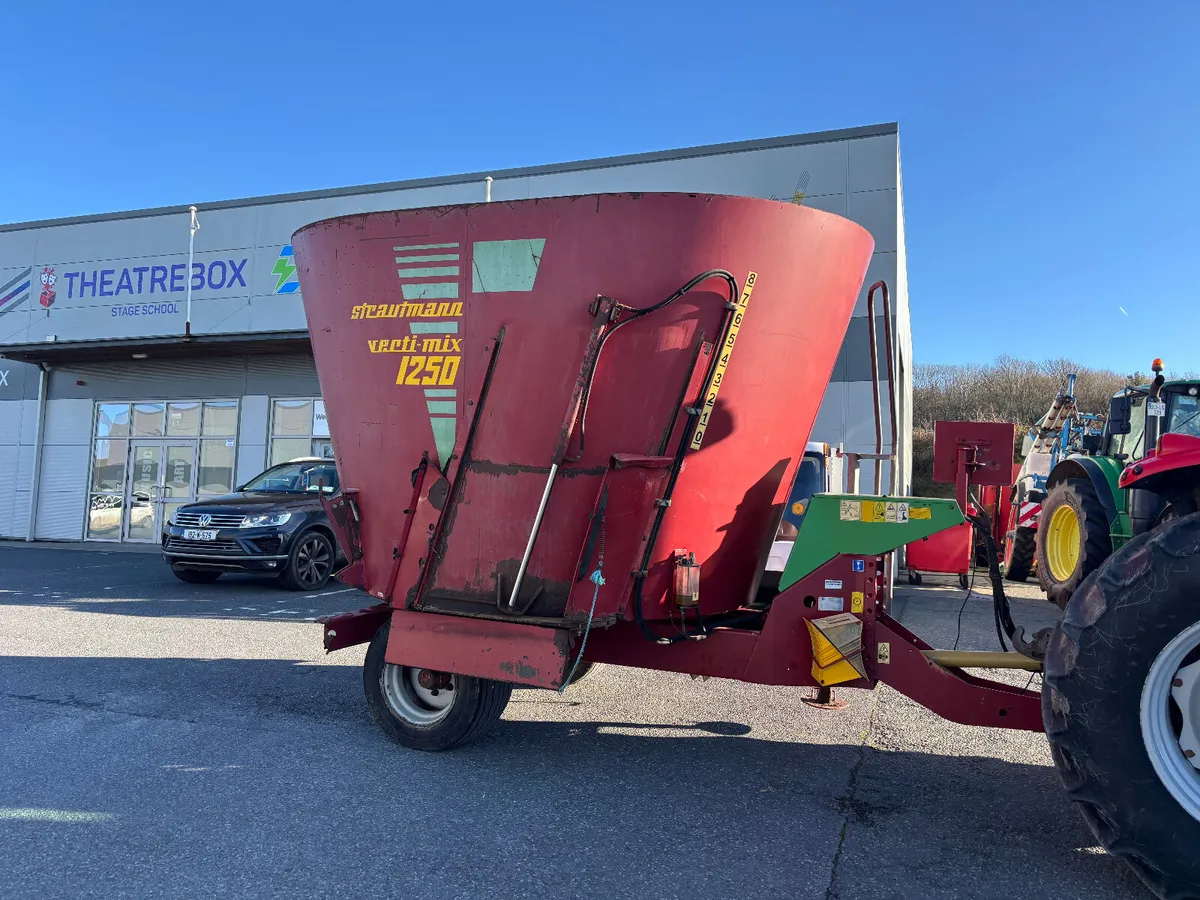2010 Strautmann 1250 Vertimix Tub Feeder - Image 1