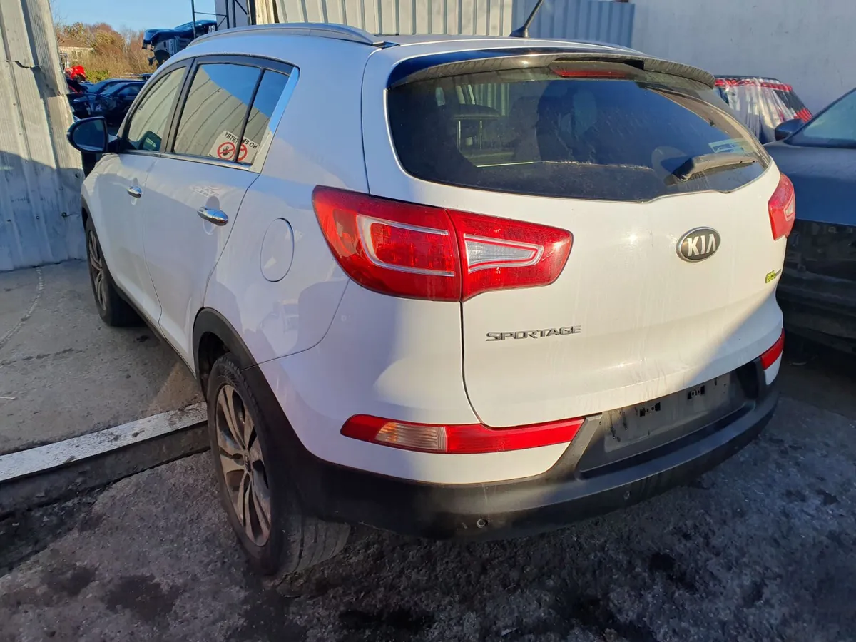 13 KIA SPORTAGE  1.7 CRDI (D4FDC) FOR BREAKING - Image 4
