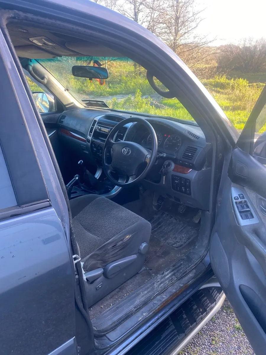 Toyota Land Cruiser LWB 3.0L 2005 - Image 2