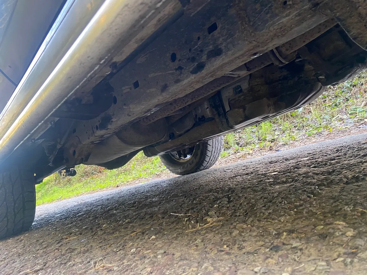 Toyota Land Cruiser LWB 3.0L 2005 - Image 3