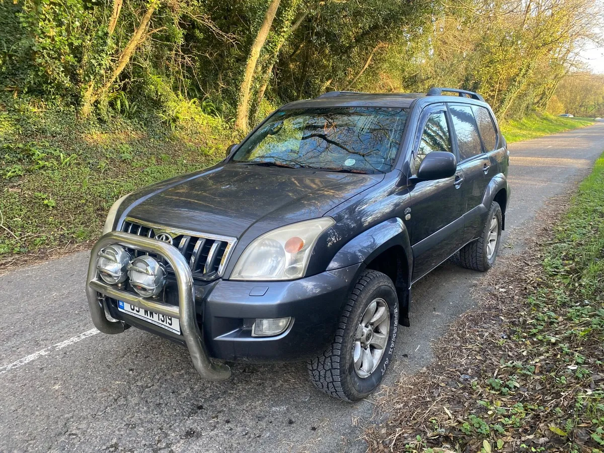 Toyota Land Cruiser LWB 3.0L 2005 - Image 1