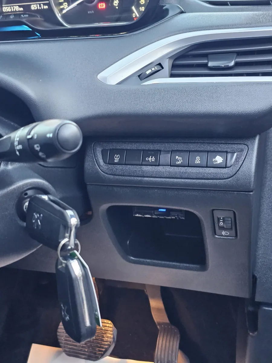 Peugeot 208 2015 Automatic - Image 2