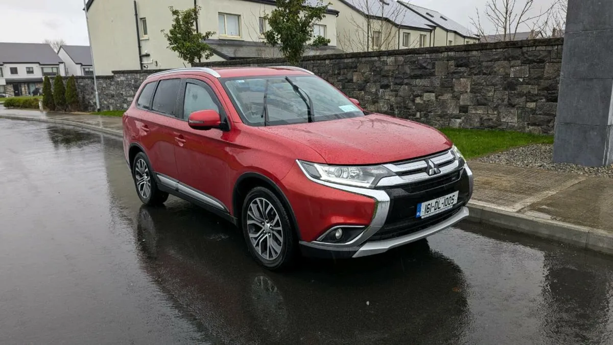 Mitsubishi outlander 7 seater 4x4 - Image 3